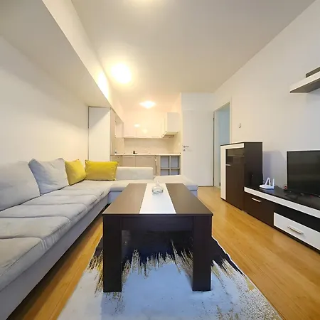 Station-side Modern Flat! *